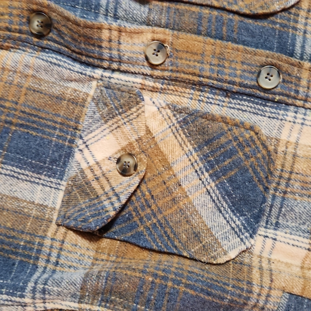 Shacket Plaid Soft Flannel Shirt Jacket - M/L - Picture 2 of 9